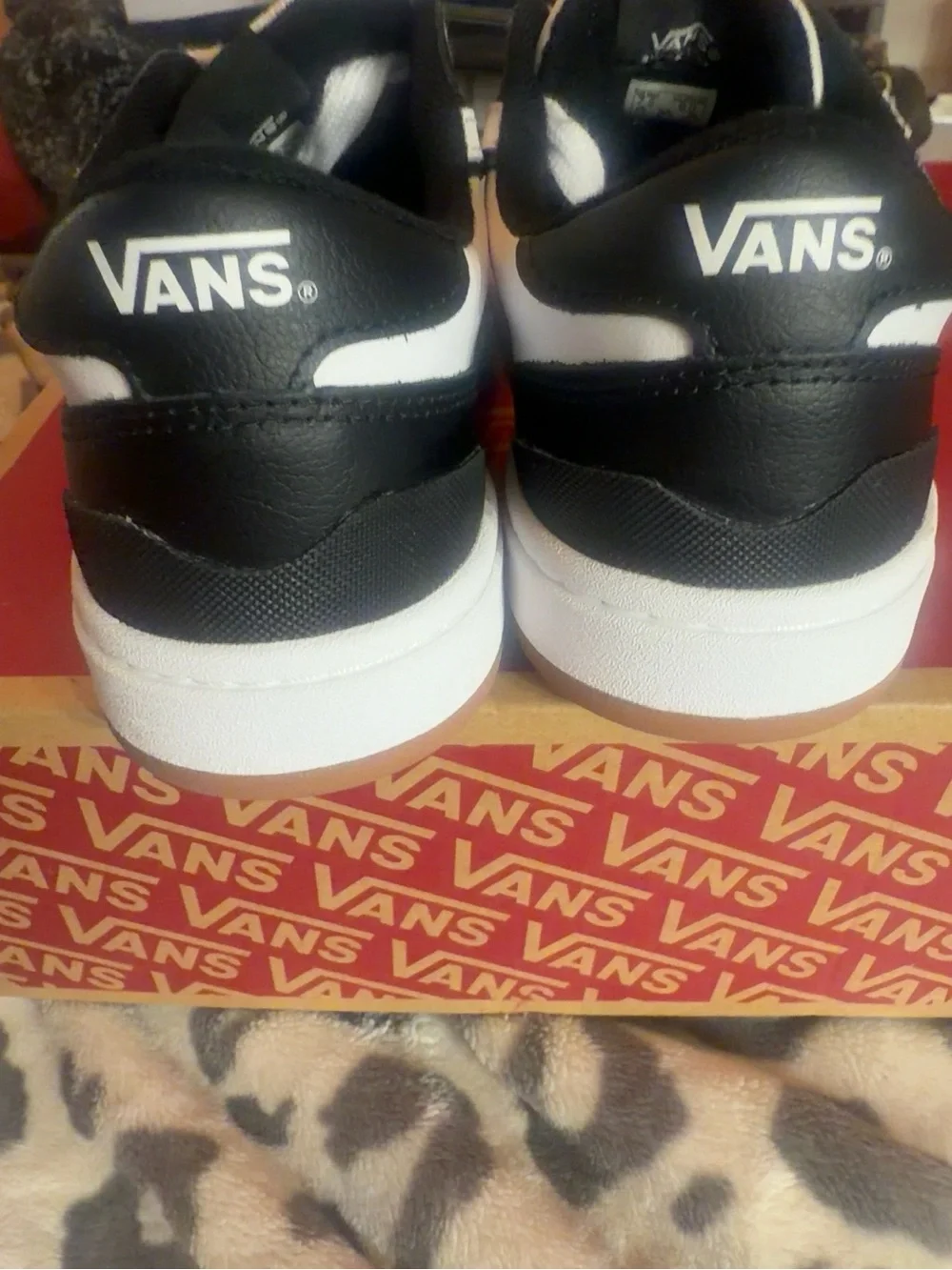 Vans Lowland 2.0 Black White Gum Sneakers Men 7.5 Women 9 New Box